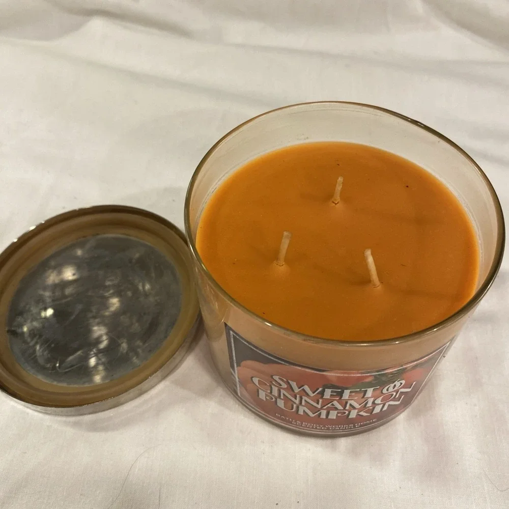 Bath&Body Works Sweet Cinnamon Pumpkin 3-Wick Candle Scented Fall 14.5 oz